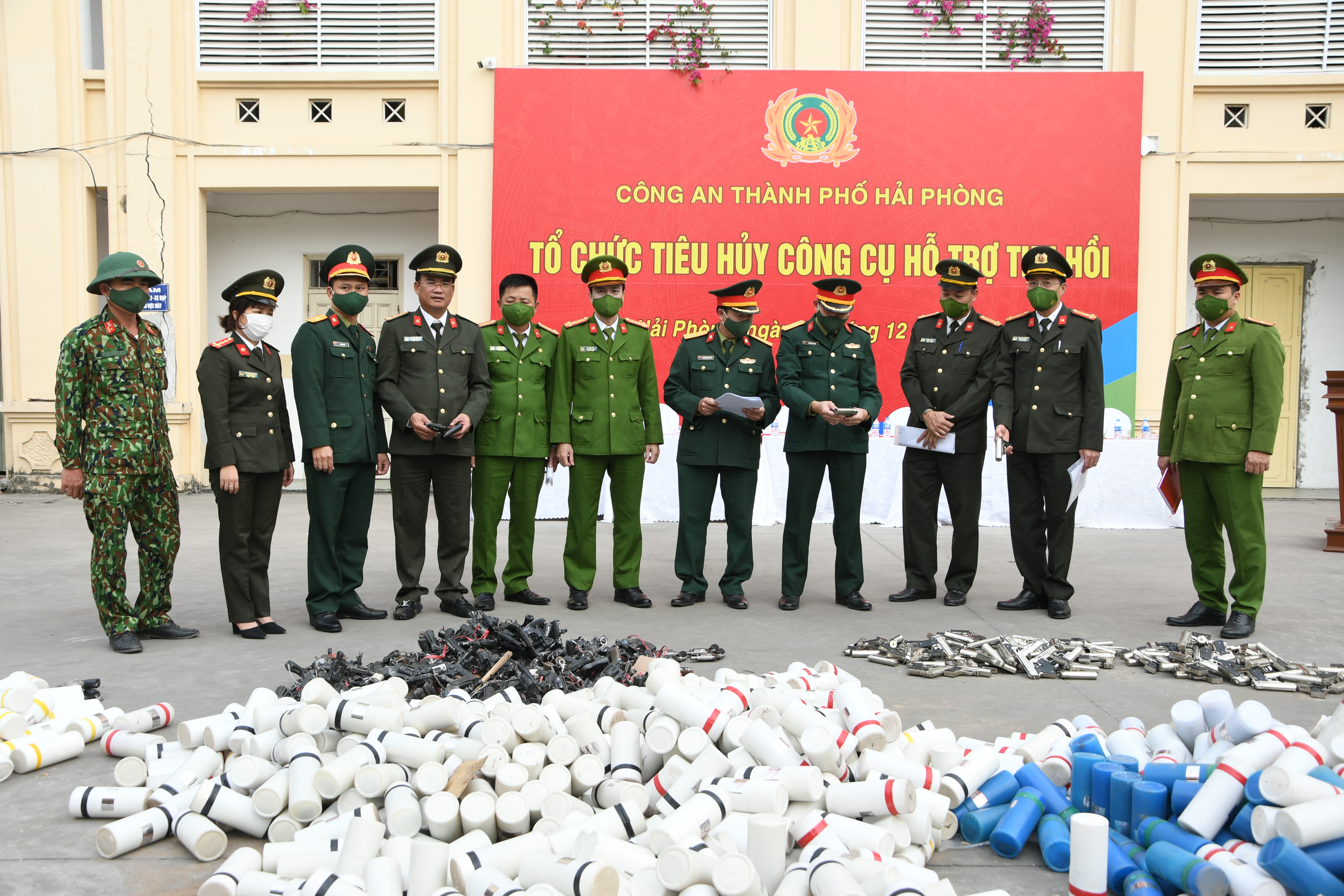 Tiêu hủy súng công cụ hỗ trợ,  quả cay, bình xịt hơi cay